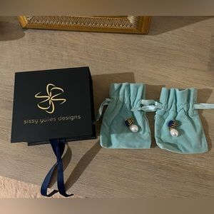 Sissy yates designs pearl and sapphire earrings NWT